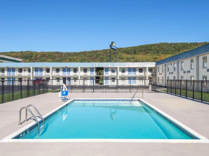 Days Inn by Wyndham Roanoke/Hollins Near I-81 の写真