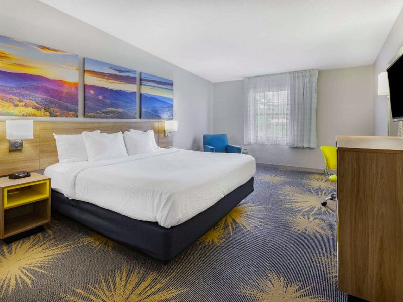 Days Inn by Wyndham Roanoke/Hollins Near I-81 の写真