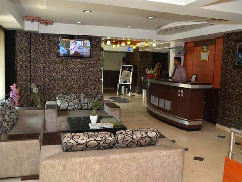 Hotel Shine 72 (Kala Amb)の写真