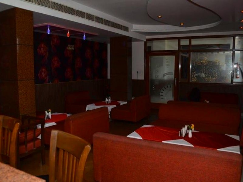 Hotel Shine 72 (Kala Amb)の写真