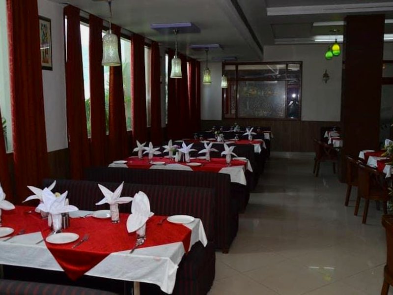 Hotel Shine 72 (Kala Amb)の写真