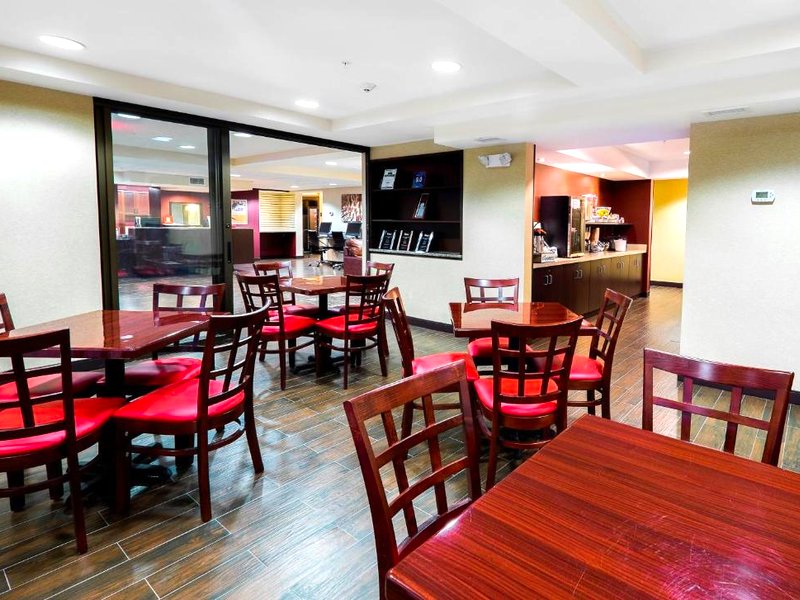 レッド ルーフ プラス＋&スイーツ マロン (Red Roof PLUS+ & Suites Malone)の写真