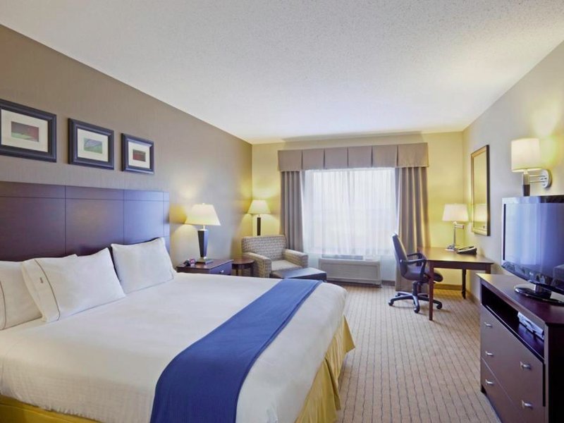 Holiday Inn Express & Suites Malone By IHGの写真