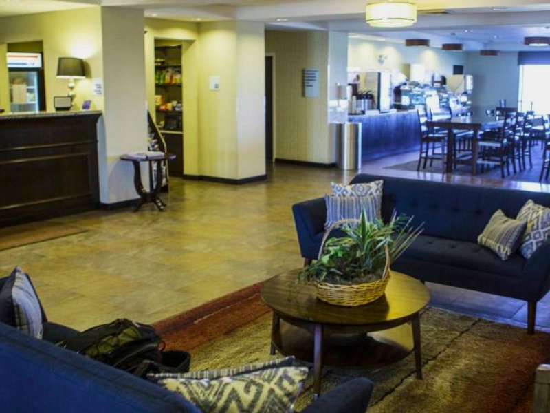Holiday Inn Express & Suites Malone By IHGの写真