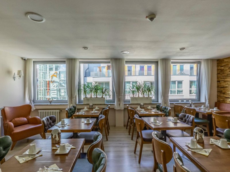 ホテル バイリッシャー ホフ (Hotel Bayrischer Hof)の写真