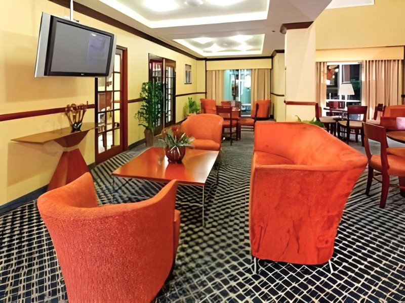 ホリデイ イン エクスプレス トリンシティ バイ IHG (Holiday Inn Express Trincity By IHG)の写真