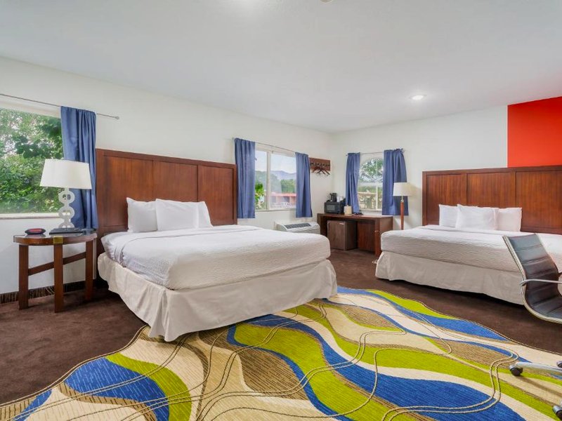 ラマダ バイ ウィンダム ラ バーキン ザイオン ナショナル パーク (Ramada by Wyndham La Verkin Zion National Park)の写真