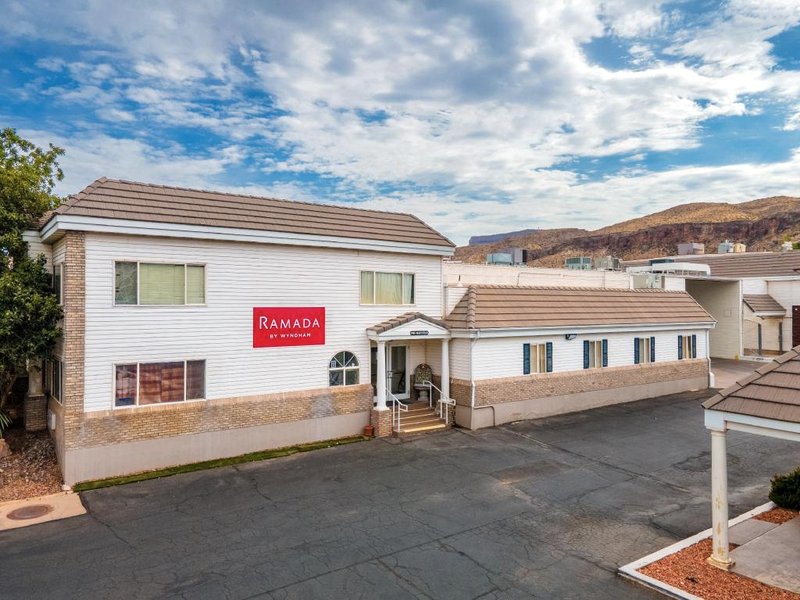 ラマダ バイ ウィンダム ラ バーキン ザイオン ナショナル パーク (Ramada by Wyndham La Verkin Zion National Park)の写真