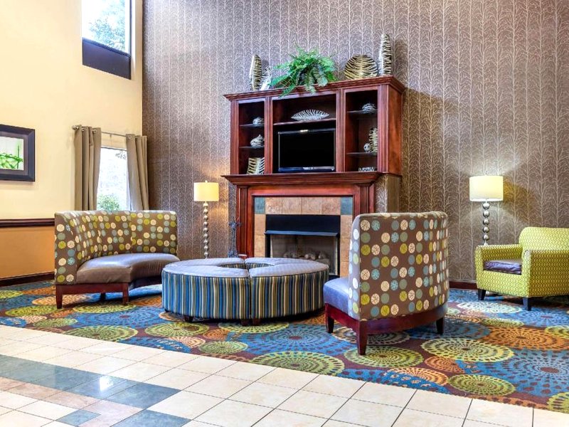 Comfort Inn & Suites Asheboro Eastの写真