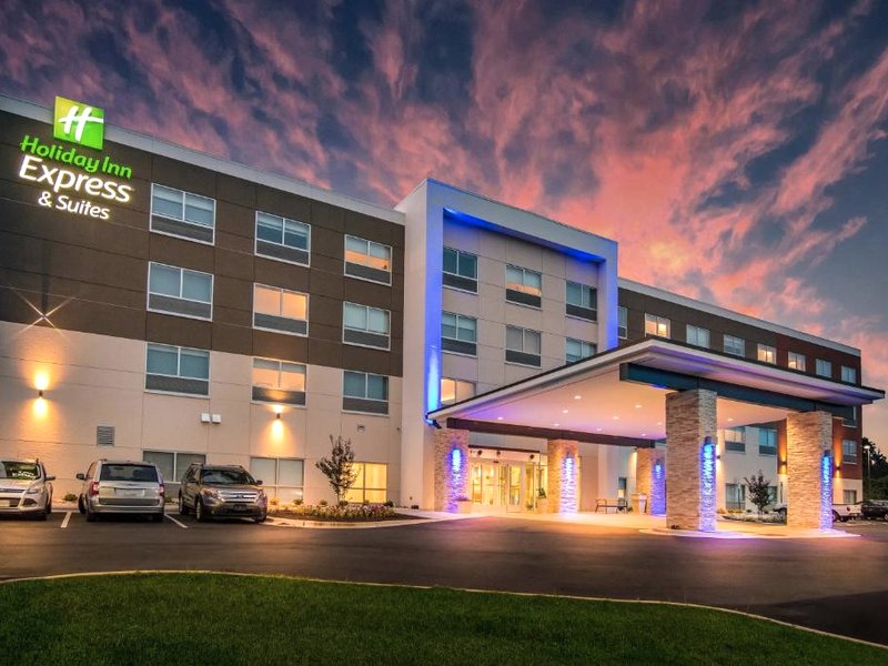 Holiday Inn Express and Suites Asheboro By IHGの写真
