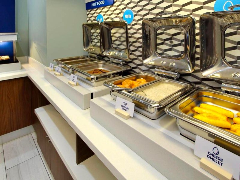 Holiday Inn Express And Suites Chicago - Oak Forest By IHGの写真