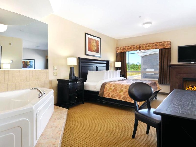Ramada by Wyndham Lac La Bicheの写真
