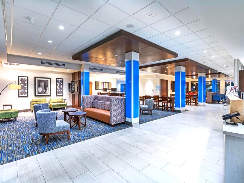 ホリデイ イン エクスプレス アンド スイーツ パーソンズ バイ IHG (Holiday Inn Express And Suites Parsons By IHG)の写真