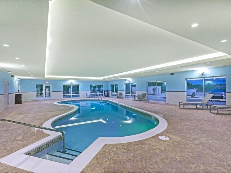 ホリデイ イン エクスプレス アンド スイーツ パーソンズ バイ IHG (Holiday Inn Express And Suites Parsons By IHG)の写真