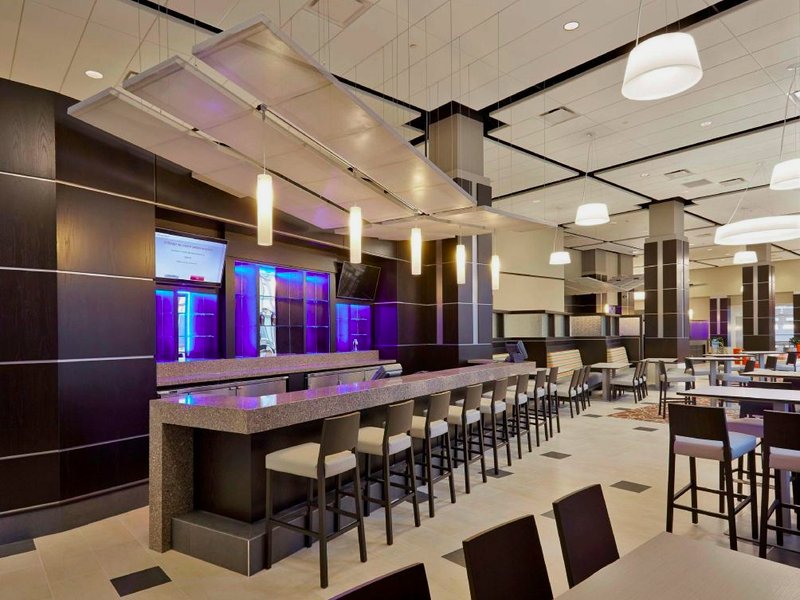 ダブルツリー バイ ヒルトン ローレンスバーグ (DoubleTree by Hilton Lawrenceburg)の写真