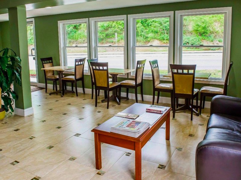 エコノ ロッジ ジェファーソン ヒルズ ハイウェイ 51 (Econo Lodge Jefferson Hills Hwy 51)の写真