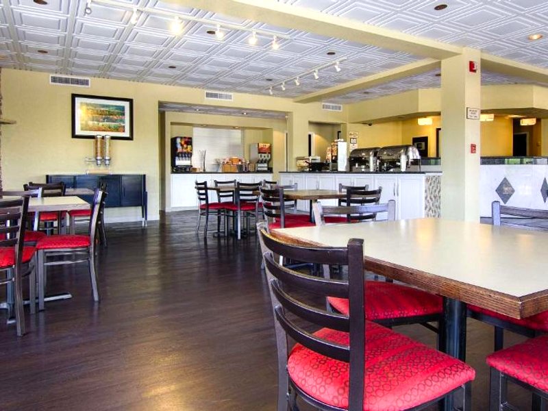 ベストウェスタン ケイズ コーヴ イン (Best Western Cades Cove Inn)の写真