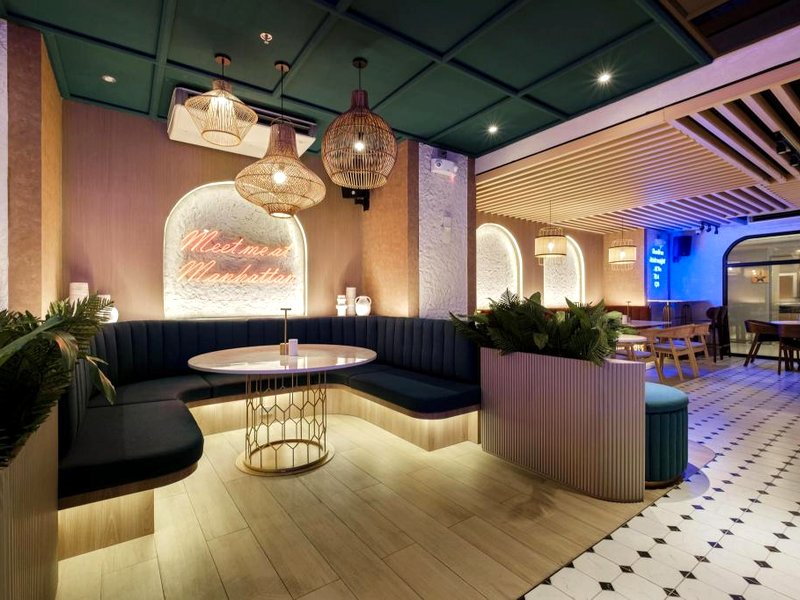 マディソン 101 ホテル + タワー【マルチユース ホテル】 (Madison 101 Hotel + Tower)の写真