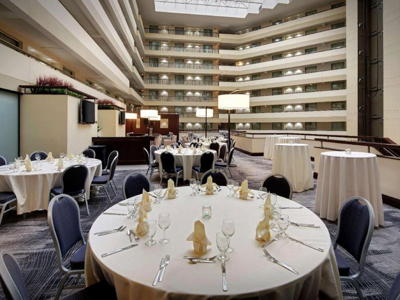 エンバシー スイーツ バイ ヒルトン デトロイト トロイ オーバーンヒルズ (Embassy Suites by Hilton Detroit Troy Auburn Hills)の写真