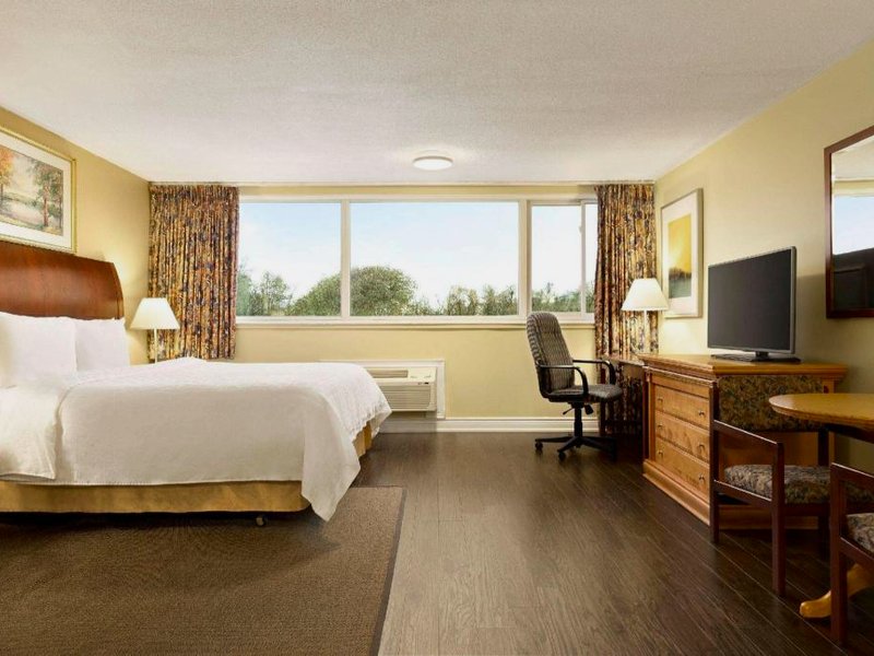 トラベロッジ バイ ウィンダム リッチモンド ヒル (Travelodge by Wyndham Richmond Hill)の写真