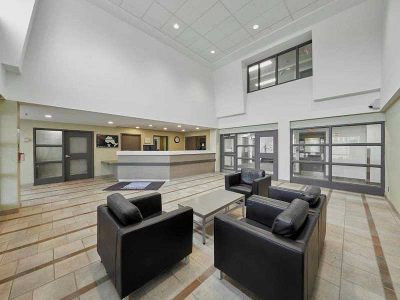 Residence & Conference Centre - King Cityの写真