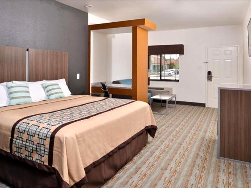 Scottish Inn & Suites - Conroeの写真