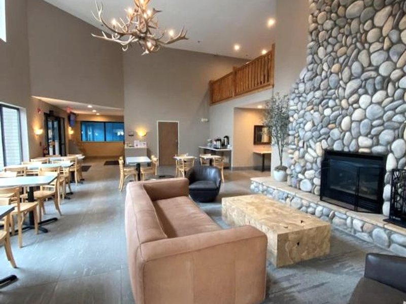 Beachfront Hotel Houghton Lakeの写真