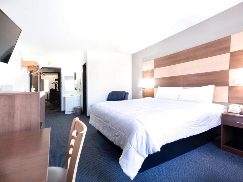 Northwoods Inn & Suites Minocquaの写真