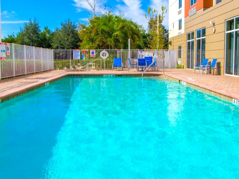 Holiday Inn Express Hotel & Suites Palm Bay By IHGの写真