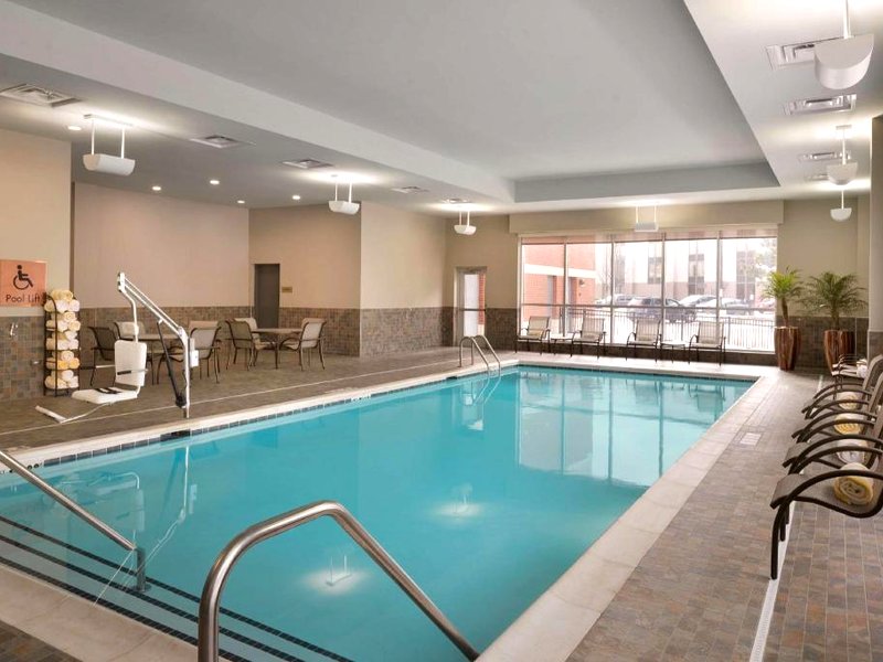 Embassy Suites by Hilton Chicago Napervilleの写真