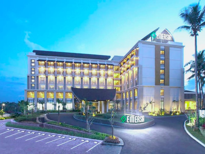 Emersia Hotel & Resort Batusangkarの写真
