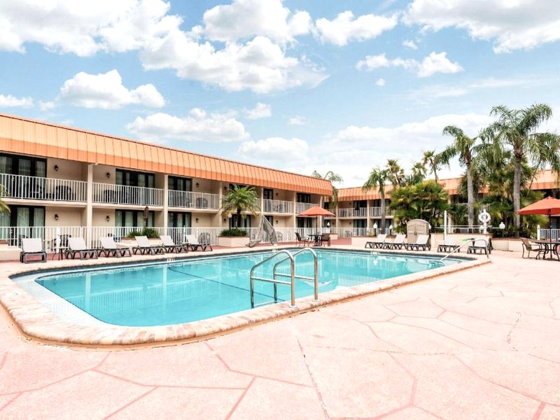 クオリティ イン&スイーツ ターポン スプリングス サウス (Quality Inn & Suites Tarpon Springs South)の写真