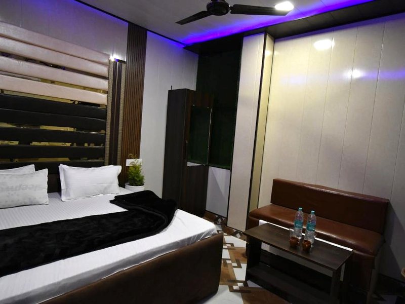 Hotel SIX SEASONS & Banquetの写真