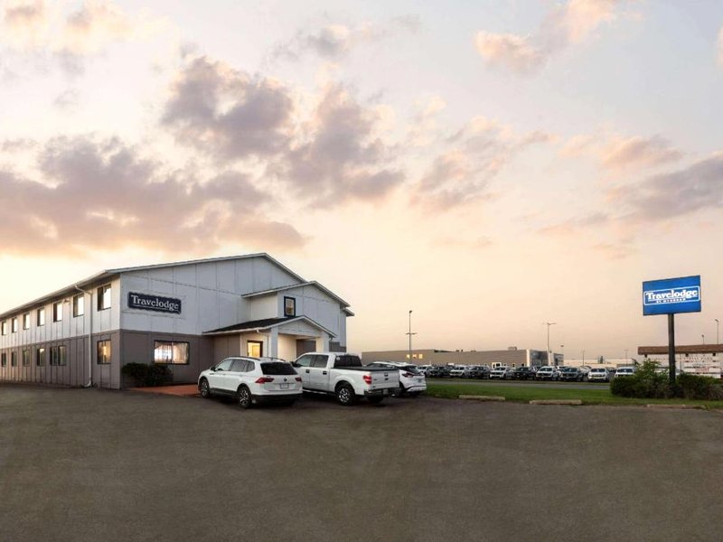 トラベロッジ バイ ウインダム レッドウッド フォールズ (Travelodge by Wyndham Redwood Falls)の写真