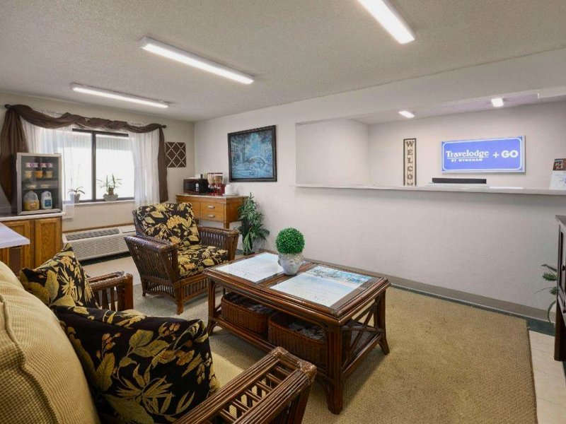 トラベロッジ バイ ウインダム レッドウッド フォールズ (Travelodge by Wyndham Redwood Falls)の写真