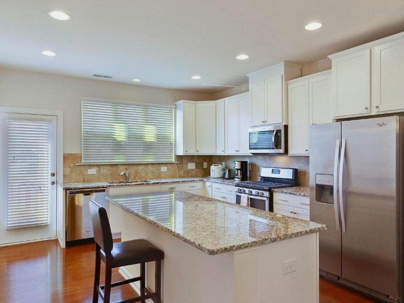 Delightful Pet Friendly Home In Great Location! townhouseの写真