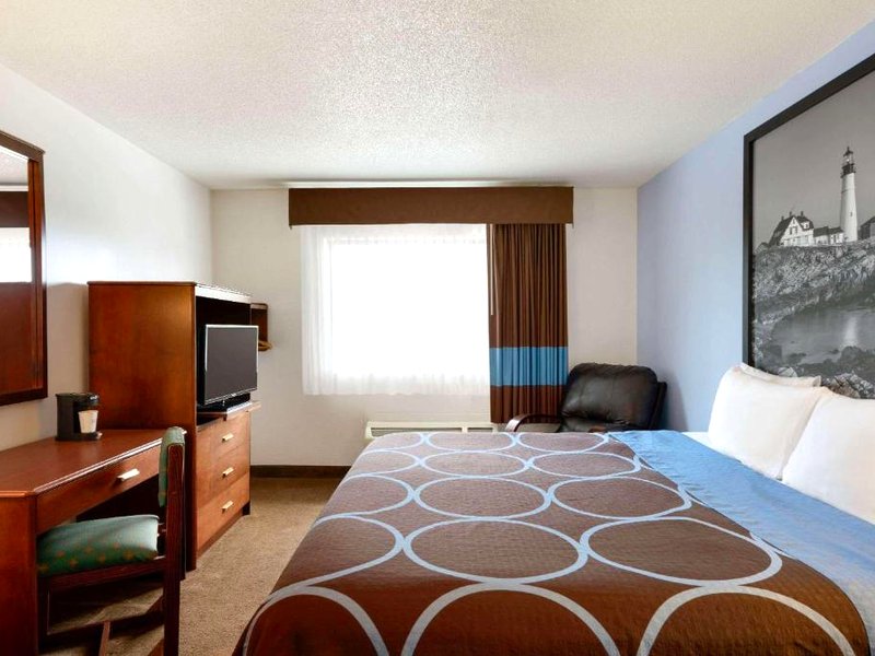スーパー 8 バイ ウインダム ポートランド ウェストブルック エリア (Super 8 By Wyndham Portland/Westbrook Area)の写真