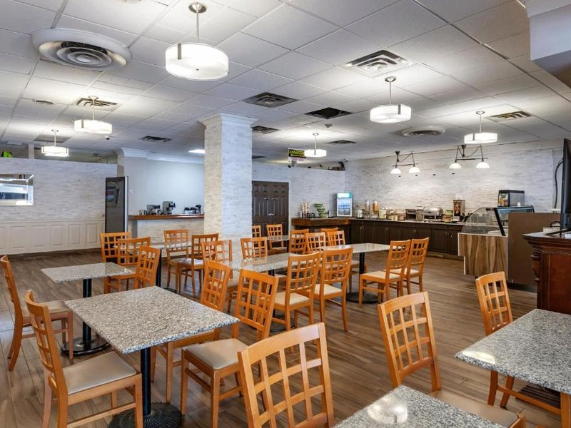 クオリティ イン トロント エアポート (Quality Inn Toronto Airport)の写真