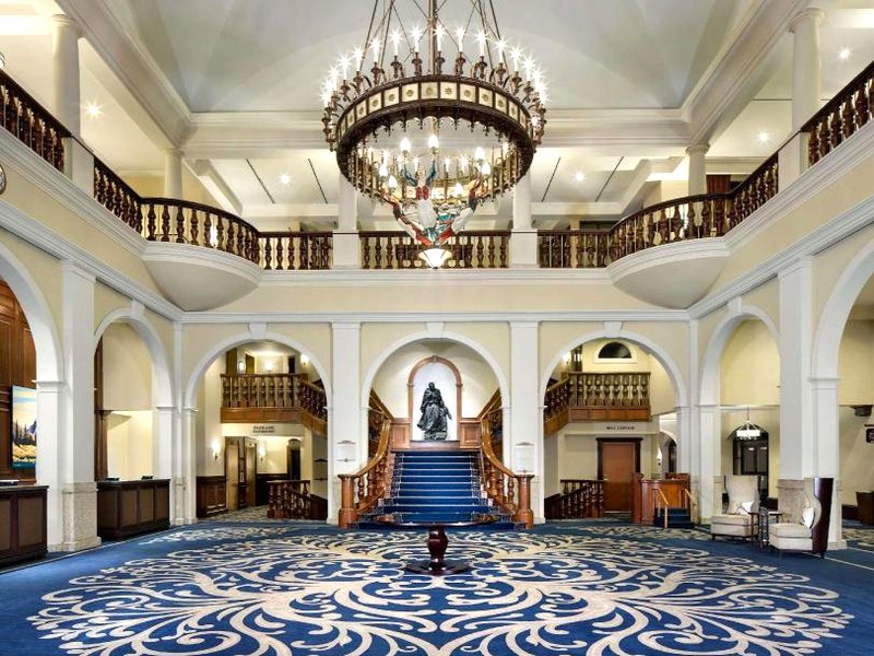 フェアモント シャトー レイク ルイーズ (Fairmont Chateau Lake Louise)の写真