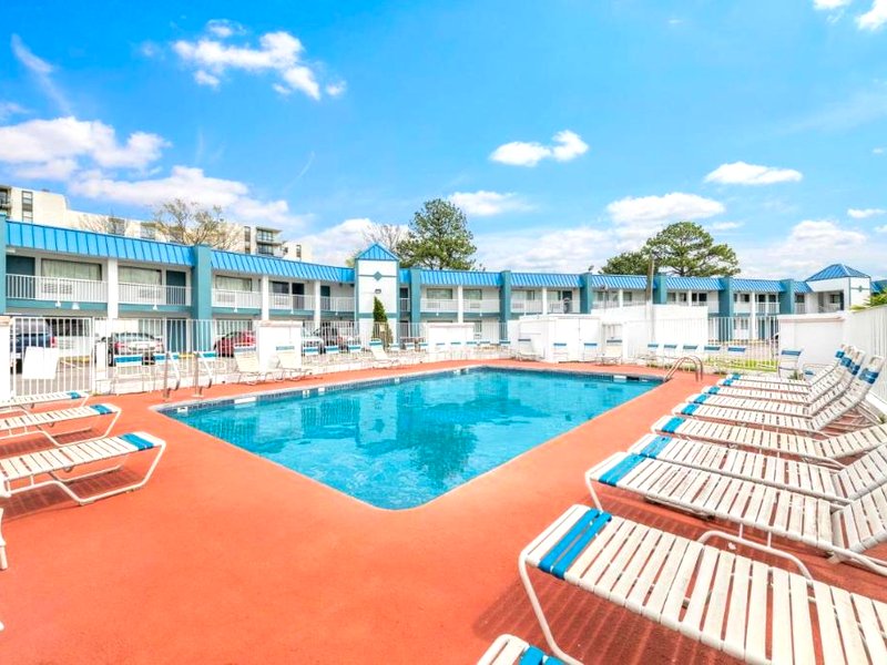 Super 8 by Wyndham Portsmouth - Norfolkの写真