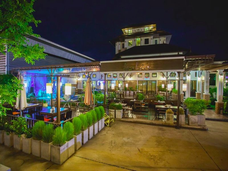 ロイヤル ナクハナ ホテル ノンカイ (Royal Nakhara Hotel Nongkhai)の写真