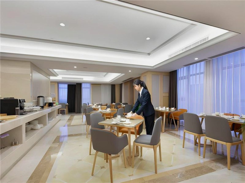 Vienna International Hotel Jiangxi Yingtan Xinjiang New District Fantawildの写真