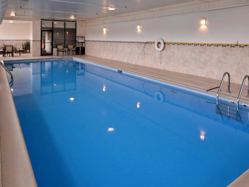 ホリデイ イン エクスプレス クレストウッド バイ IHG (Holiday Inn Express Crestwood By IHG)の写真