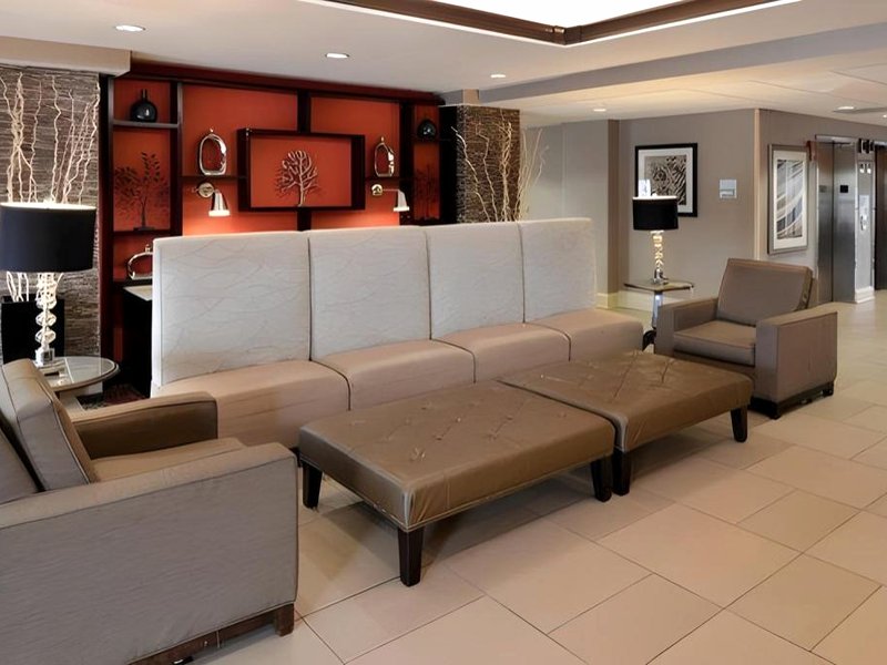 ホリデイ イン エクスプレス クレストウッド バイ IHG (Holiday Inn Express Crestwood By IHG)の写真