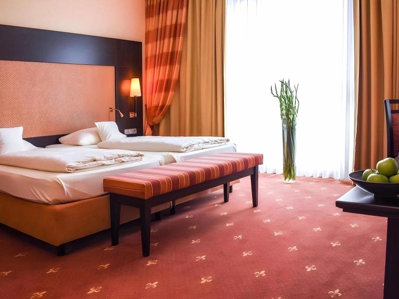 ホテル エスペラント コングレス & クルターゼントラム フルダ (Hotel ESPERANTO Kongress- und Kulturzentrum Fulda)の写真