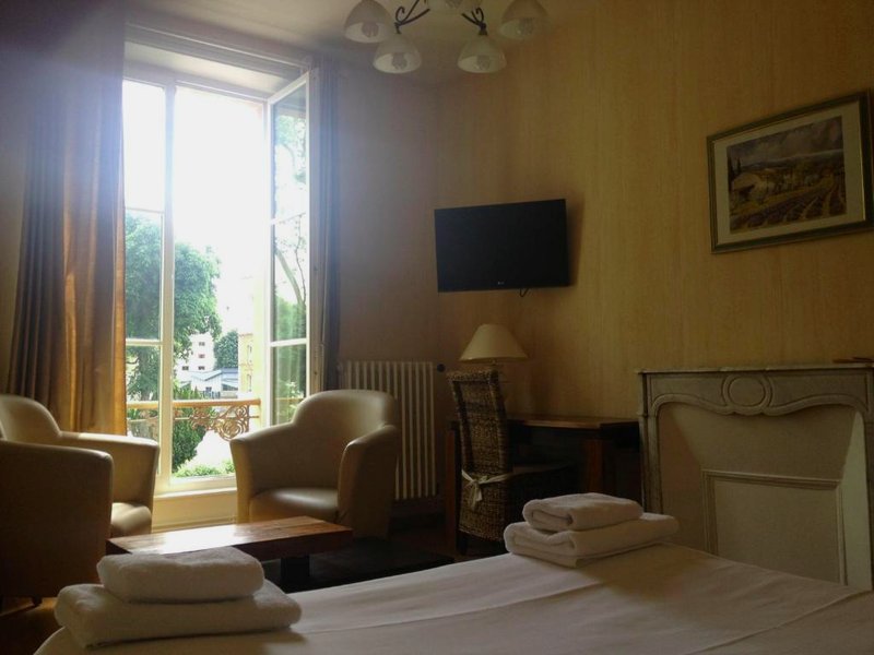 Hotel Couleurs Sud Centre-ville Gare Charleville-Mezieresの写真