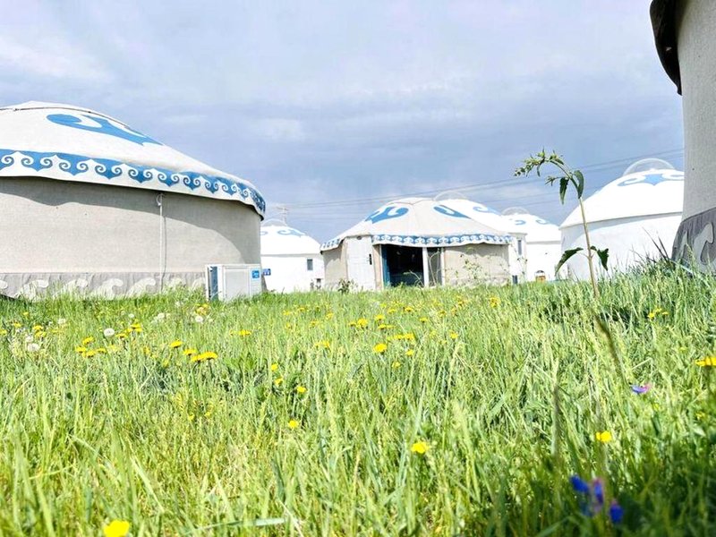 Erguna Hazar Prairie Tribes (Heishantou Racecourse Shop)の写真