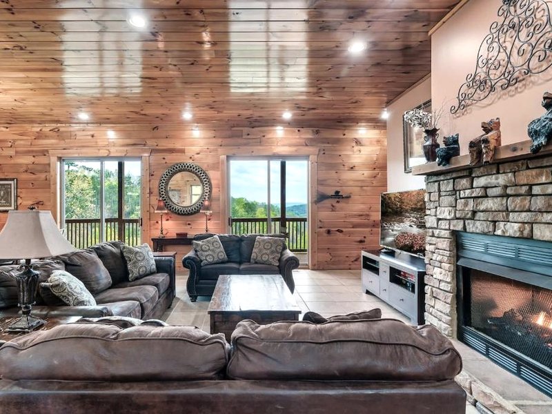 Top Mtn Views, Hottub, Games, 4 Suites, Petsの写真