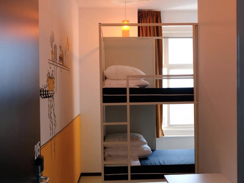 Hostel & Bar De Basisの写真