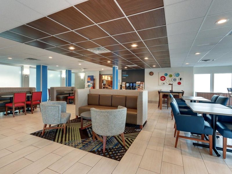 Holiday Inn Express Cincinnati North - Monroe By IHGの写真